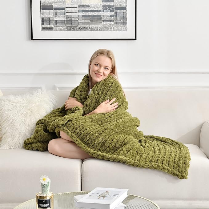 Maetoow Tighter Version Chenille Chunky Knit Blanket Throw 40×50 Inch, Handmade Warm & Cozy Blanket Couch, Bed, Home Decor, Soft Fleece Banket, Boho Thick Blankets and Giant Yarn Throws,Olive Green