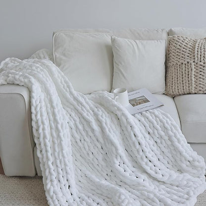 Maetoow Chenille Chunky Knit Blanket Throw （50×60 Inch）, Handmade Warm & Cozy Blanket Couch, Bed, Home Decor, Soft Breathable Fleece Banket, Christmas Thick and Giant Yarn Throws，White