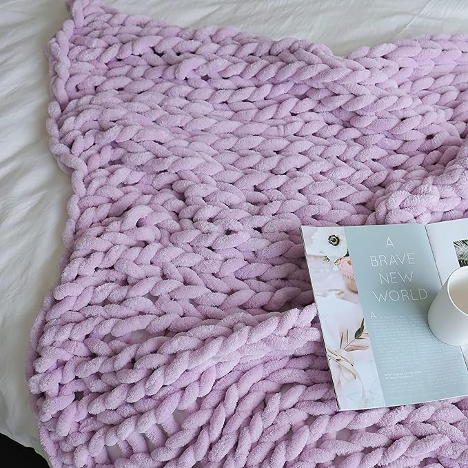 Maetoow Chenille Chunky Knit Blanket Throw （50×60 Inch）, Handmade Warm & Cozy Blanket Couch, Bed, Home Decor, Soft Breathable Fleece Banket, Christmas Thick and Giant Yarn Throws，Purple