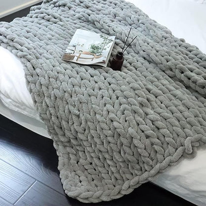 Maetoow Chenille Chunky Knit Blanket Throw （50×60 Inch）, Handmade Warm & Cozy Blanket Couch, Bed, Home Decor, Soft Breathable Fleece Banket, Christmas Thick and Giant Yarn Throws，Grey